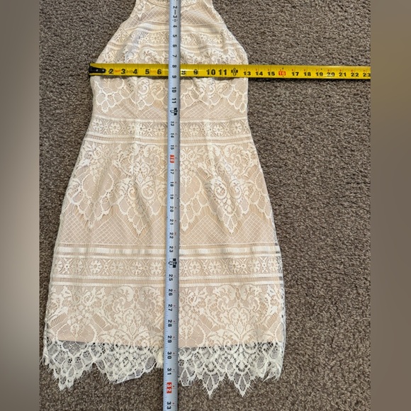 NWT Elegant Ivory Lace Backless  Mini Dress. Small - Picture 3 of 6